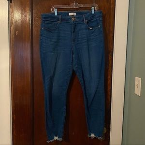 LOFT Fray Hem Curvy Skinny Jean
